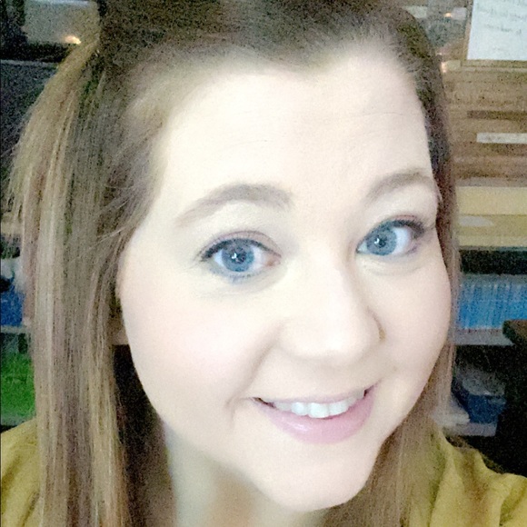 Meet your Posher, Kelli - Picture 1 of 1